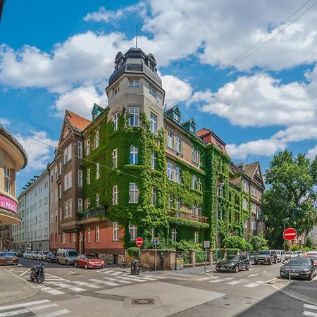 Elisabeth Old Town Hotel Bratislava Exterior photo