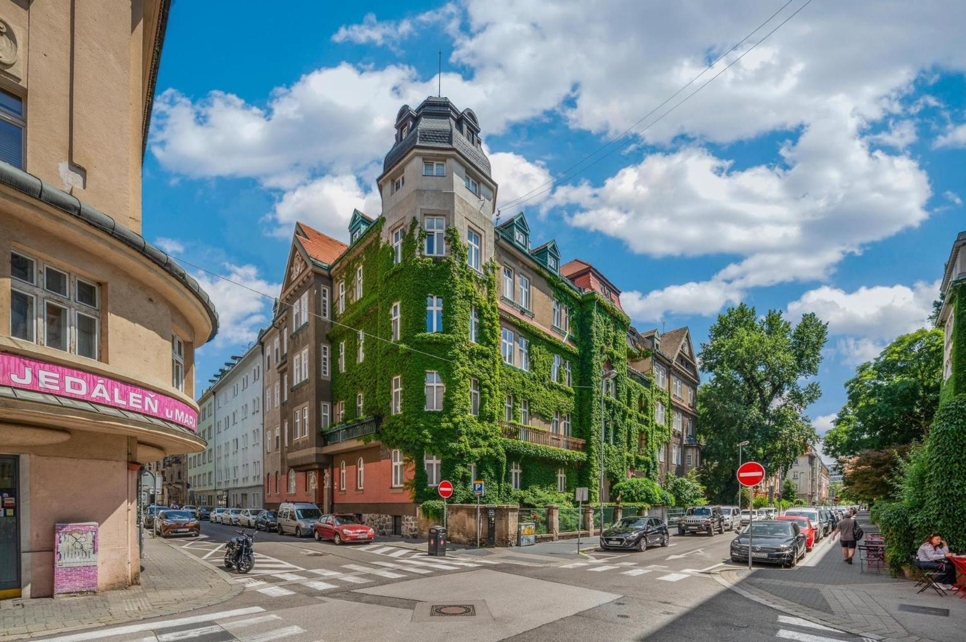 Elisabeth Old Town Hotel Bratislava Exterior photo